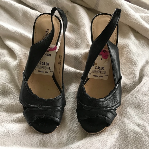 Preview Black Wedge Heels Size 4.5 - Picture 1 of 4